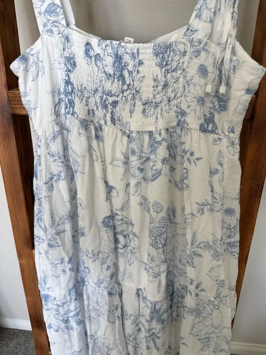 Blu Pepper White and Light Blue Floral Maxi Dress - Picture 8 of 8